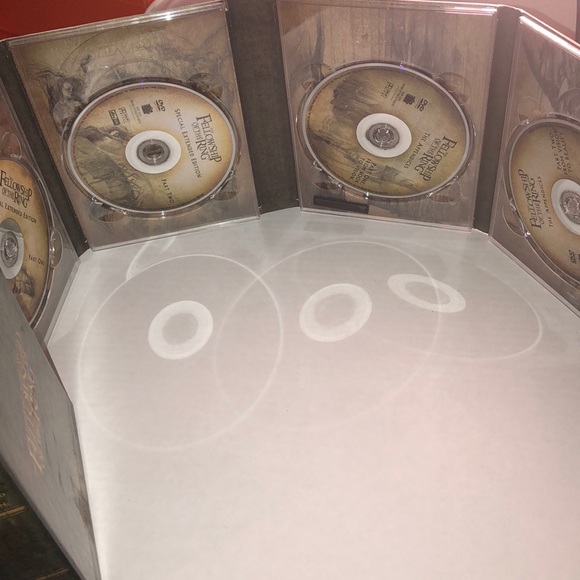 The Lord Of the Rings - Picture 2 of 5